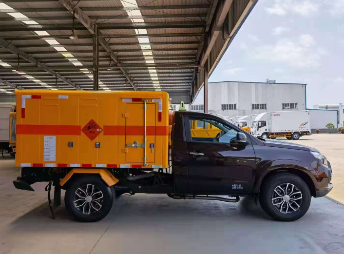 襄城凯龙矿山设备爆破器材运输车安全性如何？