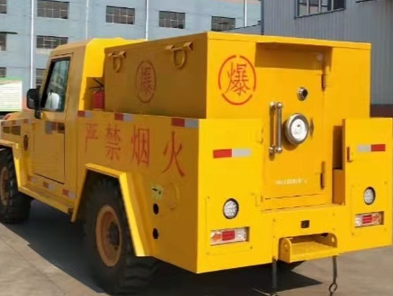 襄城凯龙爆破器材运输车：保障爆破任务的安全运行